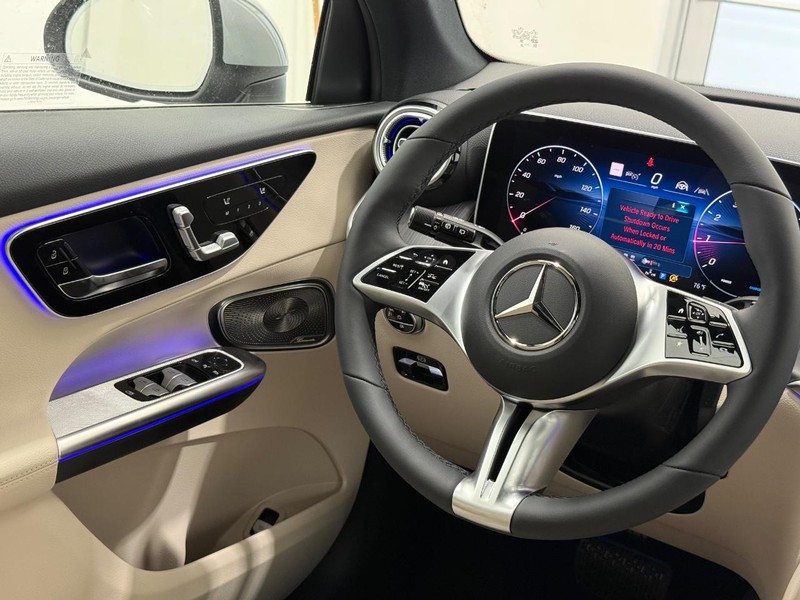 Mercedes-Benz GLC Vehicle Image 8