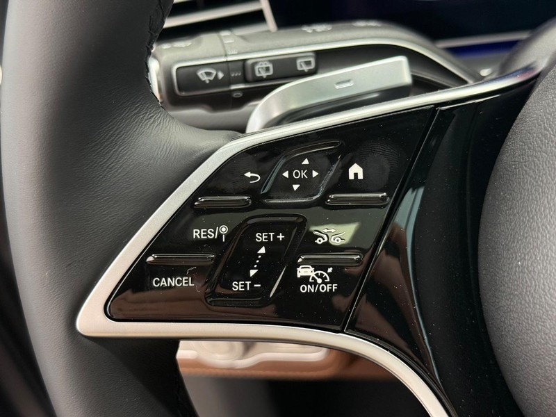 Mercedes-Benz GLE Vehicle Image 11