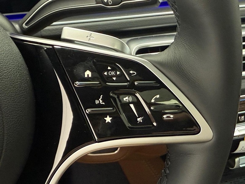 Mercedes-Benz GLE Vehicle Image 12