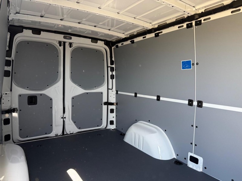 Mercedes-Benz Sprinter Van Vehicle Image 5