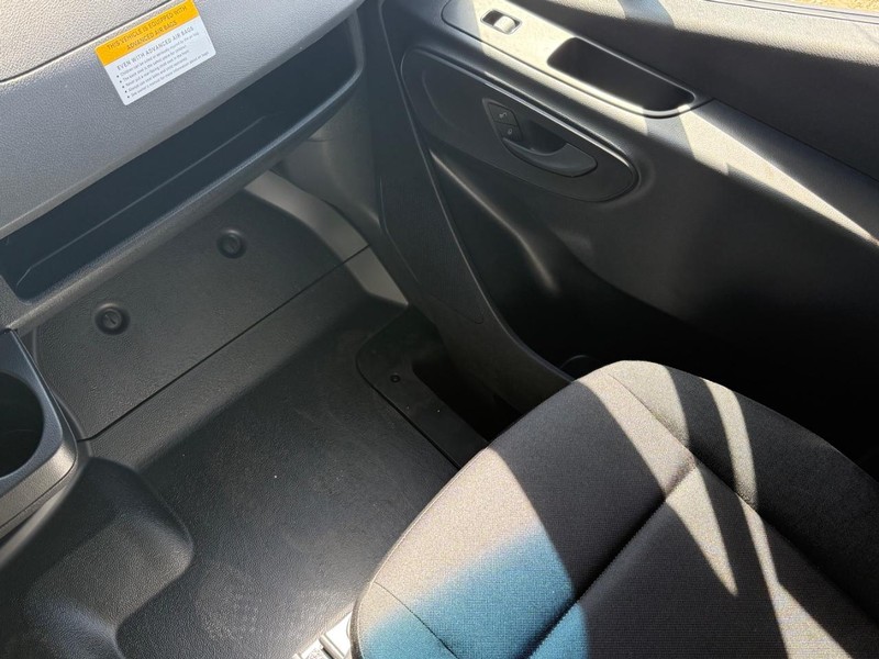 Mercedes-Benz Sprinter Van Vehicle Image 10