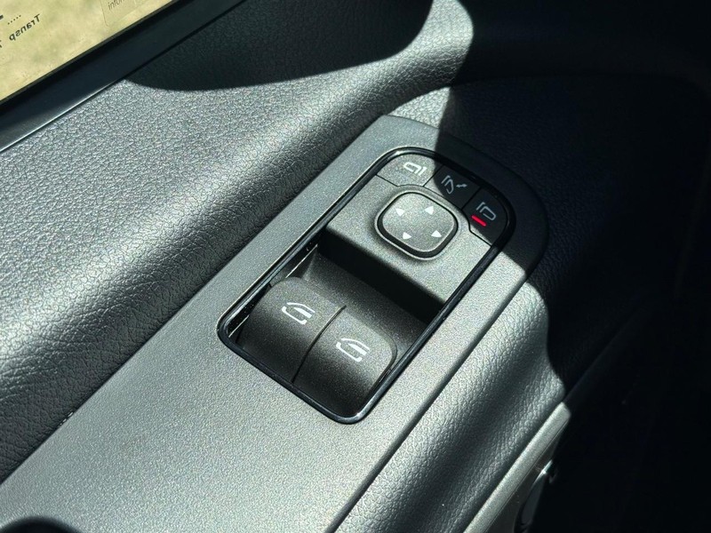 Mercedes-Benz Sprinter Van Vehicle Image 14