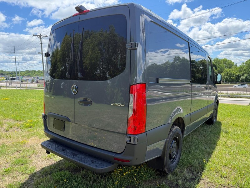 Mercedes-Benz Sprinter Van Vehicle Image 3