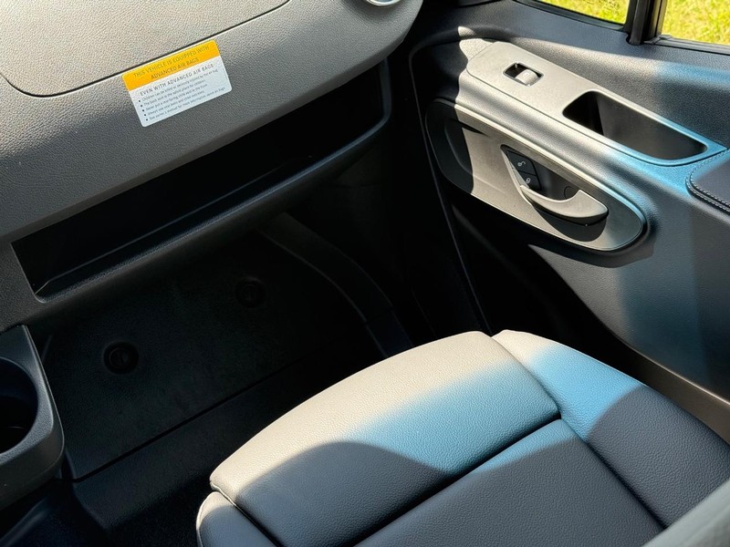Mercedes-Benz Sprinter Van Vehicle Image 10