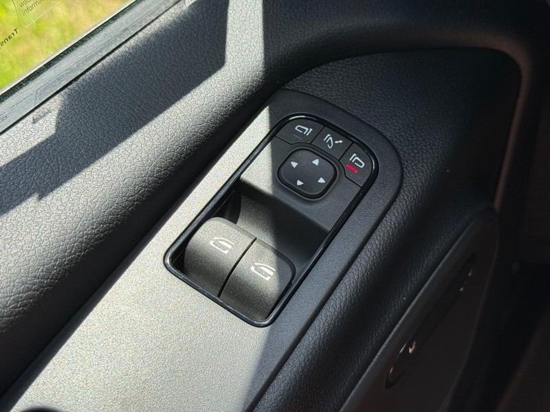 Mercedes-Benz Sprinter Van Vehicle Image 16