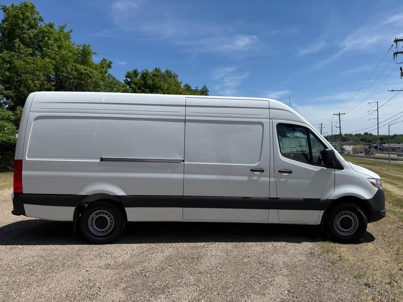 Mercedes-Benz Sprinter Van Vehicle Image 2