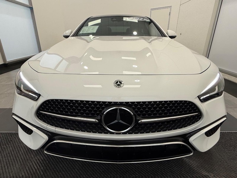 Mercedes-Benz CLE Vehicle Full-screen Gallery Image 07
