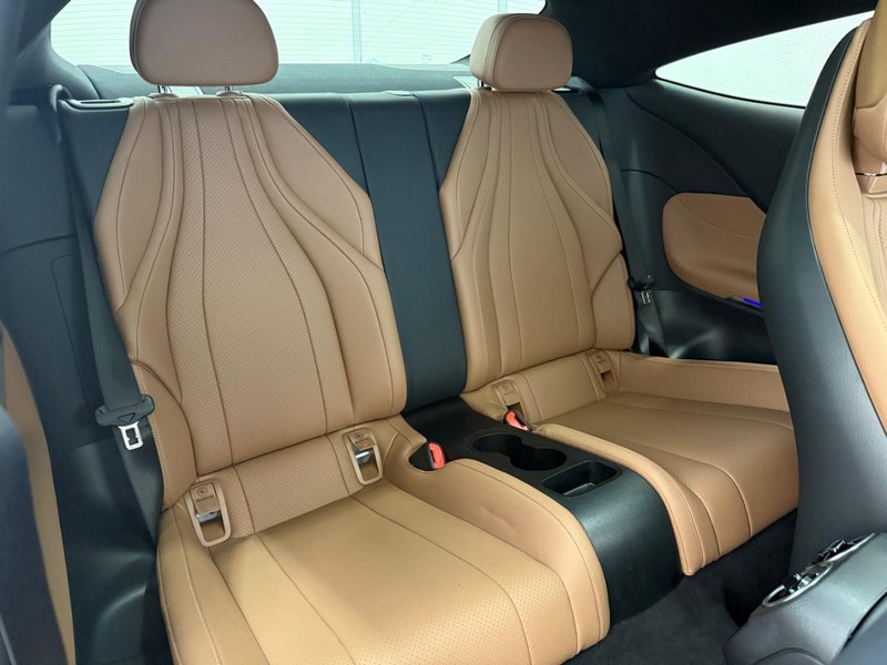 Mercedes-Benz CLE Vehicle Full-screen Gallery Image 08