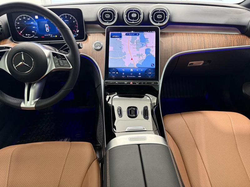 Mercedes-Benz CLE Vehicle Full-screen Gallery Image 09