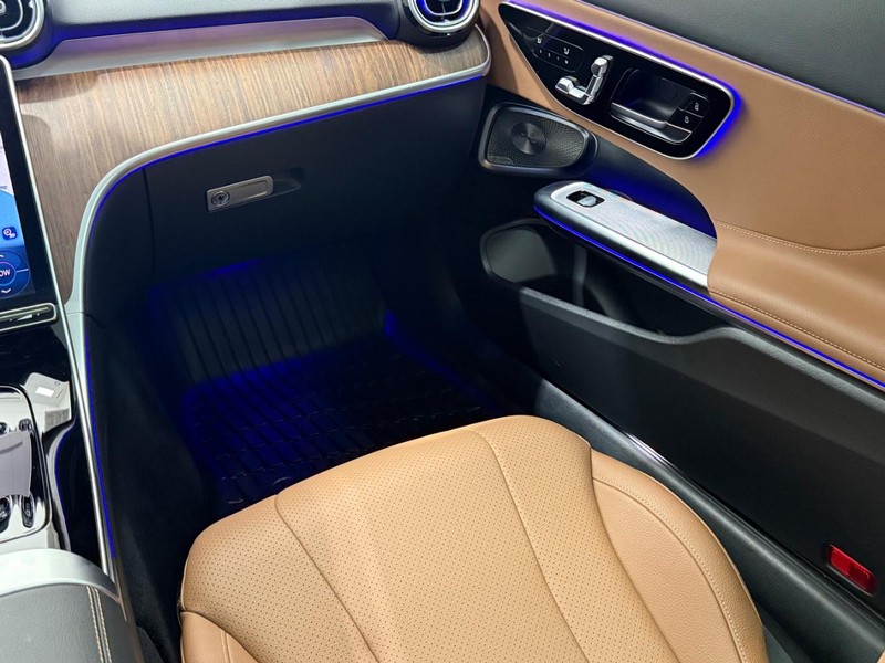Mercedes-Benz CLE Vehicle Full-screen Gallery Image 12