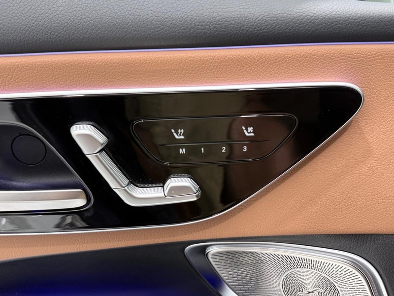 Mercedes-Benz CLE Vehicle Full-screen Gallery Image 13