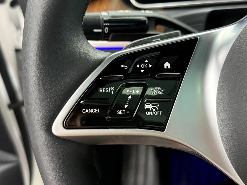 Mercedes-Benz CLE Vehicle Full-screen Gallery Image 14