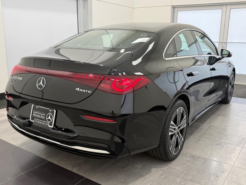 Mercedes-Benz CLA Vehicle Image 2