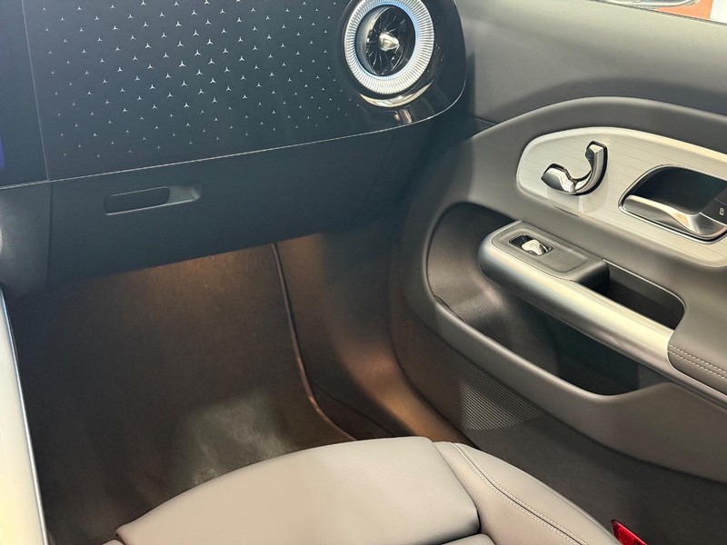 Mercedes-Benz CLA Vehicle Image 13