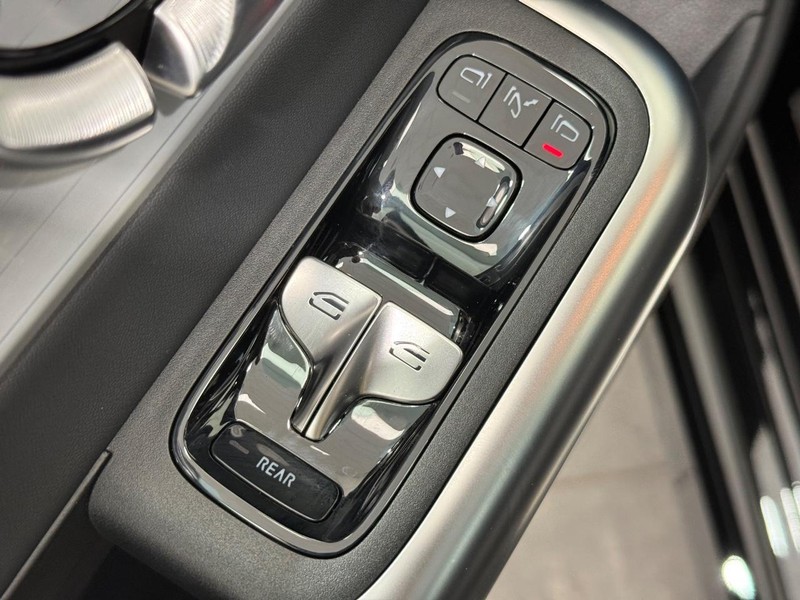 Mercedes-Benz CLA Vehicle Image 20