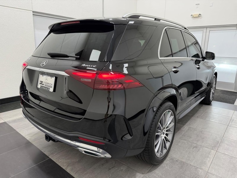 Mercedes-Benz GLE Vehicle Image 2
