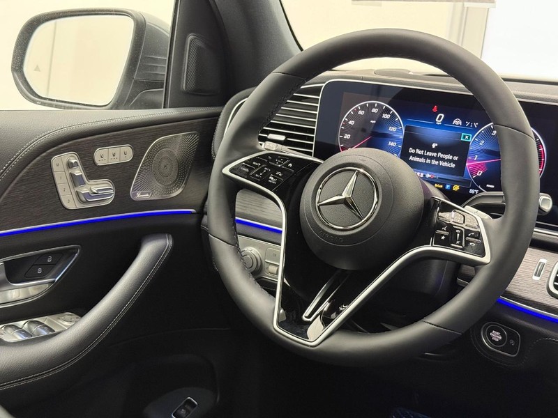 Mercedes-Benz GLE Vehicle Image 8