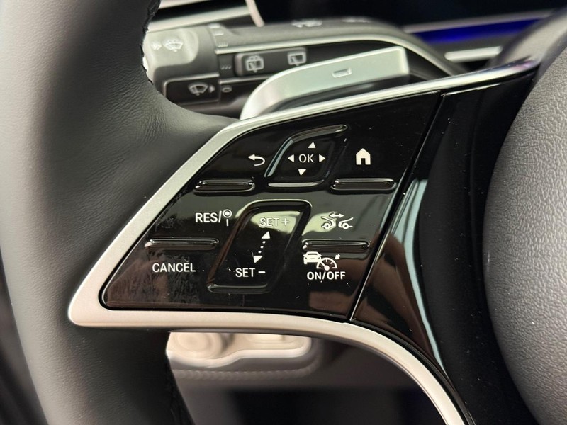 Mercedes-Benz GLE Vehicle Image 11
