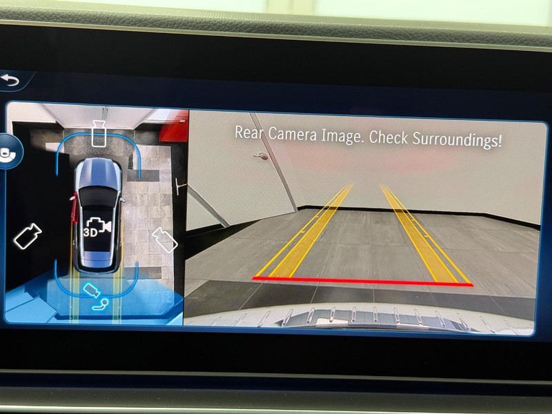 Mercedes-Benz GLE Vehicle Image 14