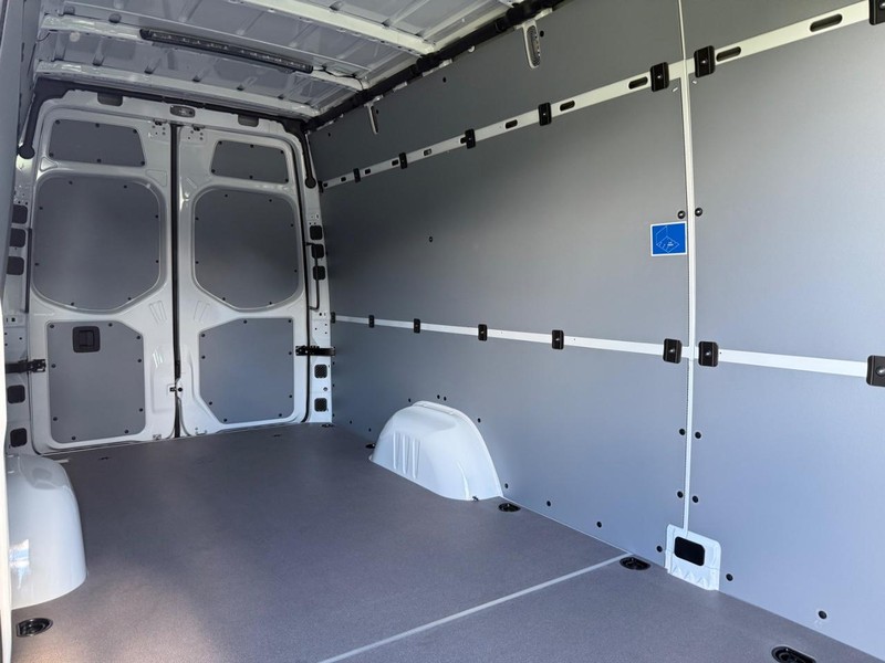 Mercedes-Benz Sprinter Van Vehicle Image 5