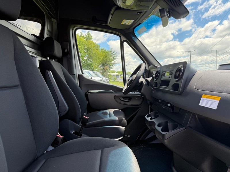 Mercedes-Benz Sprinter Van Vehicle Image 6