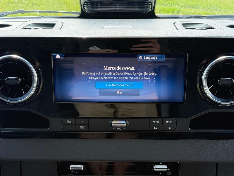 Mercedes-Benz Sprinter Van Vehicle Image 8