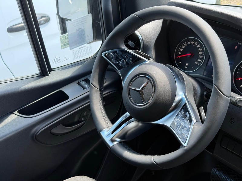 Mercedes-Benz Sprinter Van Vehicle Image 9