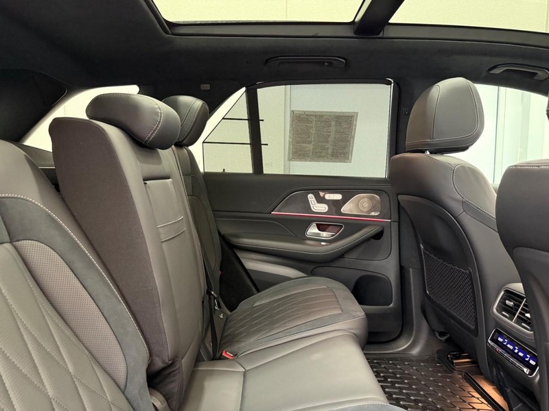 Mercedes-Benz GLE Vehicle Image 8