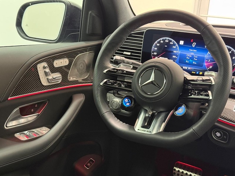 Mercedes-Benz GLE Vehicle Image 11