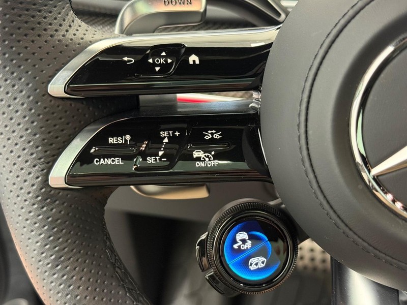 Mercedes-Benz GLE Vehicle Image 15