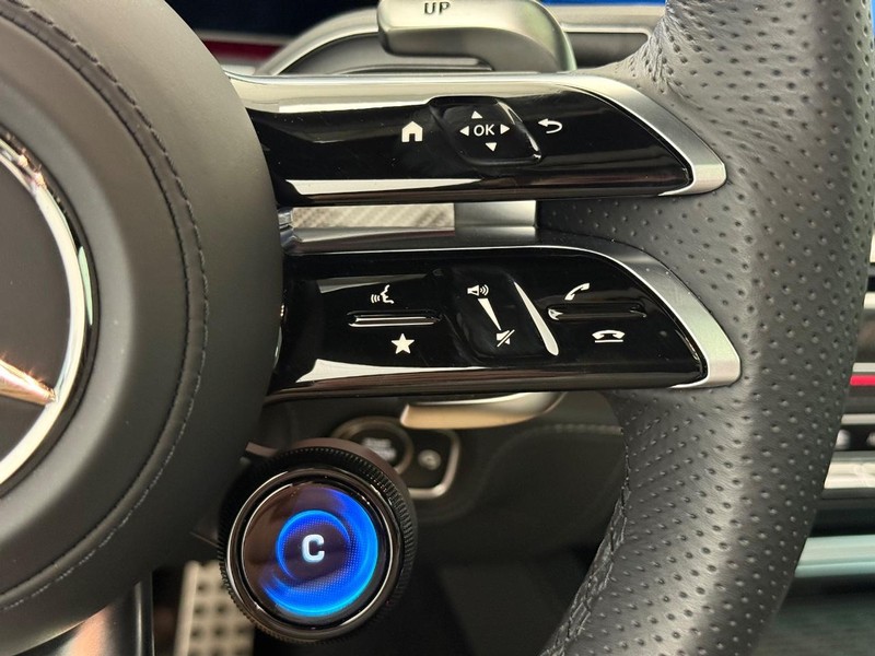 Mercedes-Benz GLE Vehicle Image 16