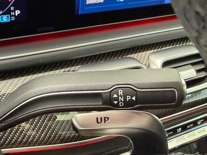 Mercedes-Benz GLE Vehicle Image 17