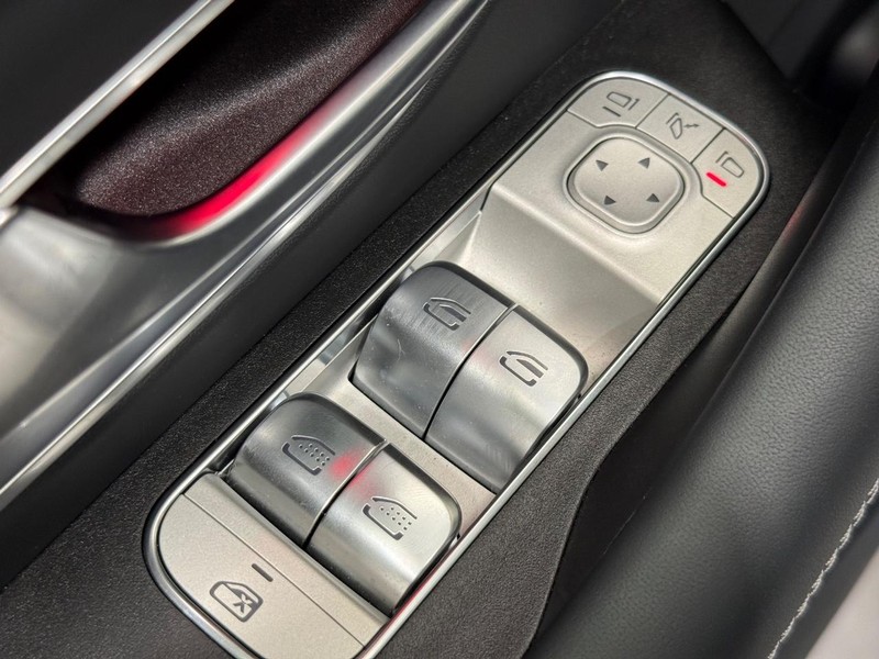 Mercedes-Benz GLE Vehicle Image 20
