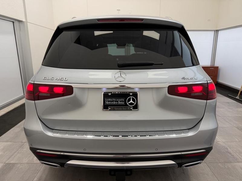 Mercedes-Benz GLS Vehicle Image 3