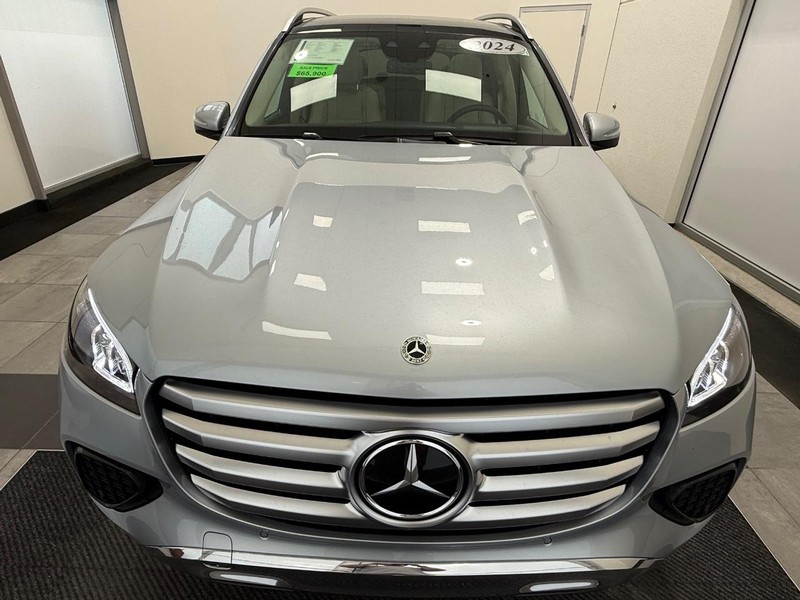 Mercedes-Benz GLS Vehicle Image 7