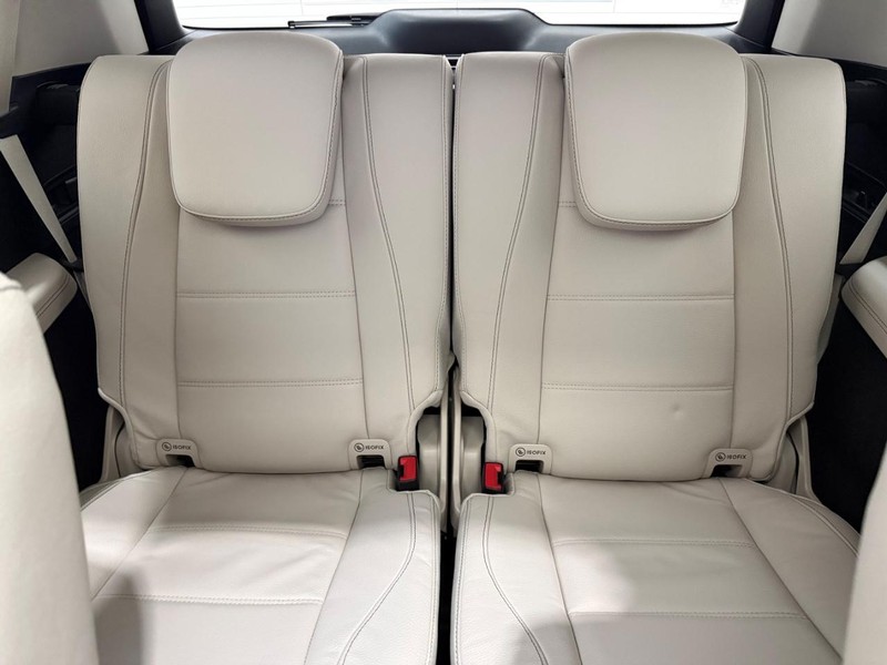 Mercedes-Benz GLS Vehicle Image 9