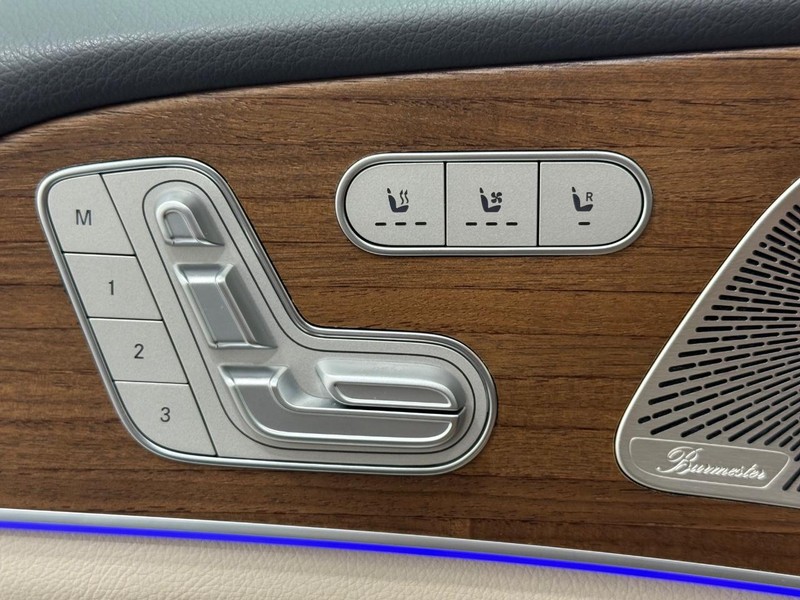 Mercedes-Benz GLS Vehicle Image 14
