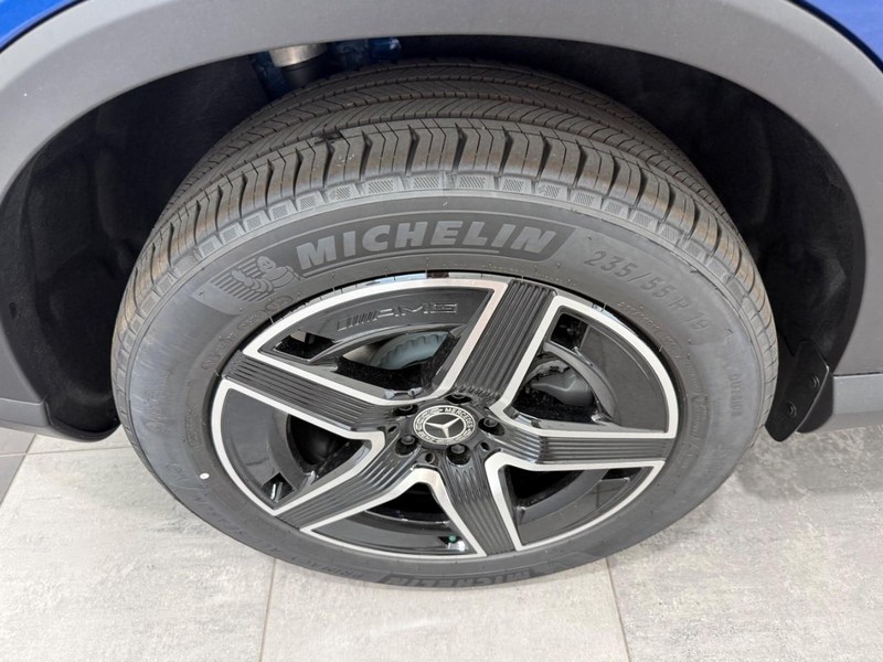 Mercedes-Benz GLC Vehicle Image 3