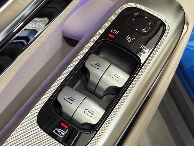 Mercedes-Benz GLC Vehicle Image 16