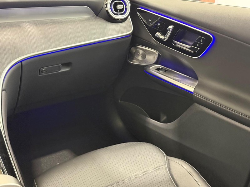 Mercedes-Benz GLC Vehicle Image 8