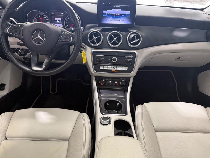 Mercedes-Benz CLA Vehicle Image 9