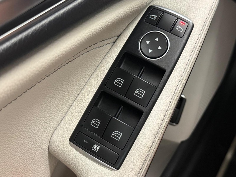 Mercedes-Benz CLA Vehicle Image 21