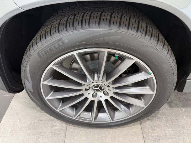 Mercedes-Benz GLE Vehicle Image 3