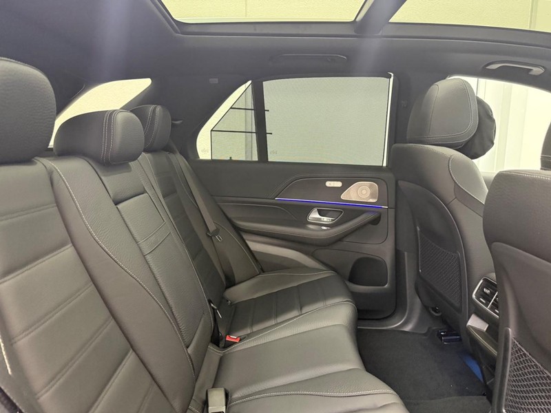 Mercedes-Benz GLE Vehicle Image 5