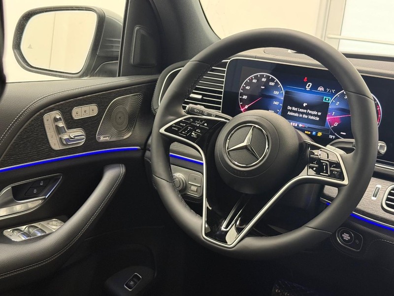 Mercedes-Benz GLE Vehicle Image 8
