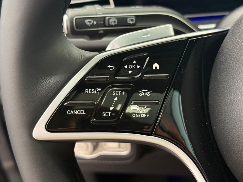 Mercedes-Benz GLE Vehicle Image 11