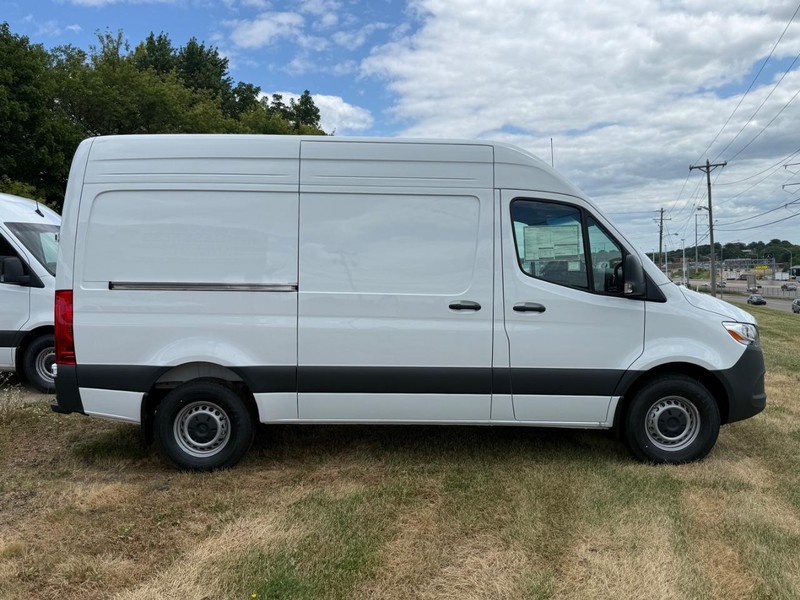 Mercedes-Benz Sprinter Van Vehicle Image 2