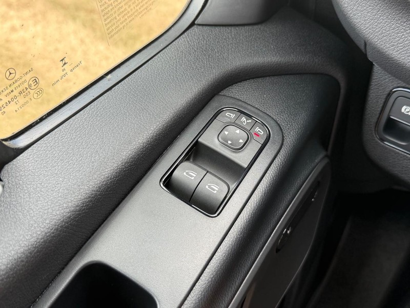 Mercedes-Benz Sprinter Van Vehicle Image 14