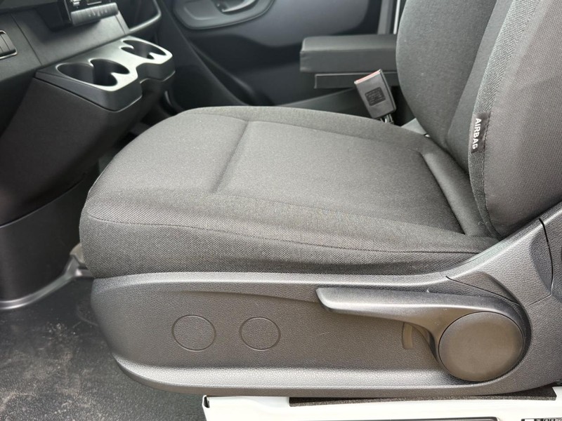 Mercedes-Benz Sprinter Van Vehicle Image 15