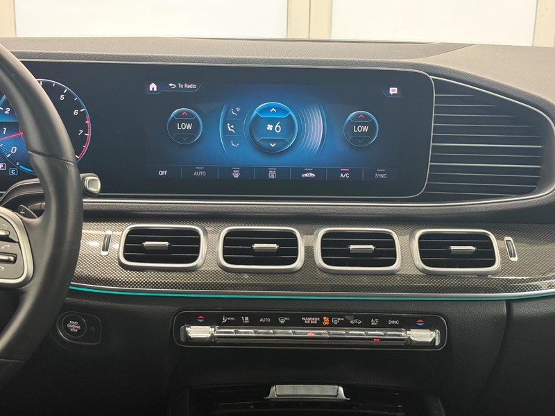 Mercedes-Benz GLE Vehicle Image 9
